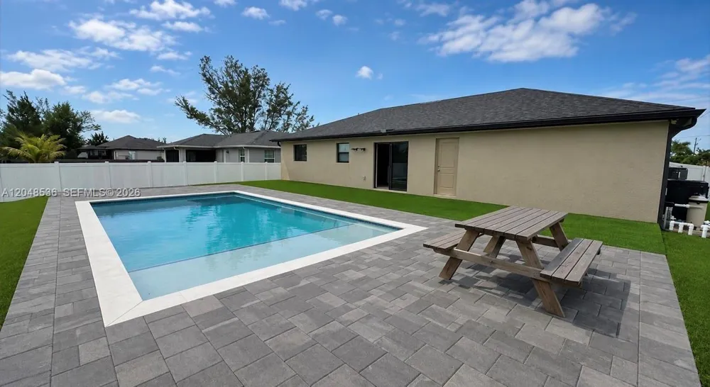 2208 NW 42ND PL Cape Coral, FL 33993
