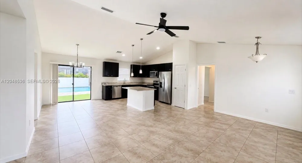 2208 NW 42ND PL Cape Coral, FL 33993