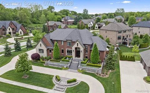 602 Wellington Circle