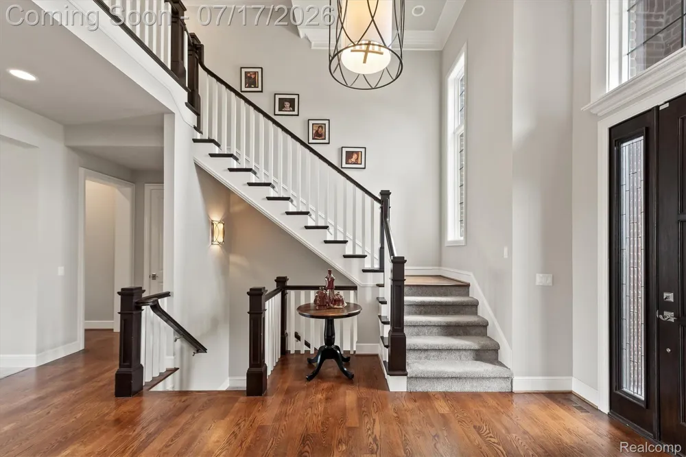 602 Wellington Circle Rochester Hills City, MI 48309