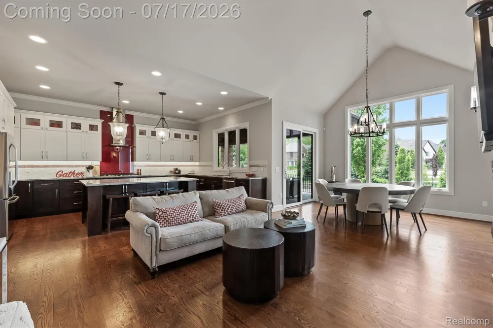 602 Wellington Circle Rochester Hills City, MI 48309
