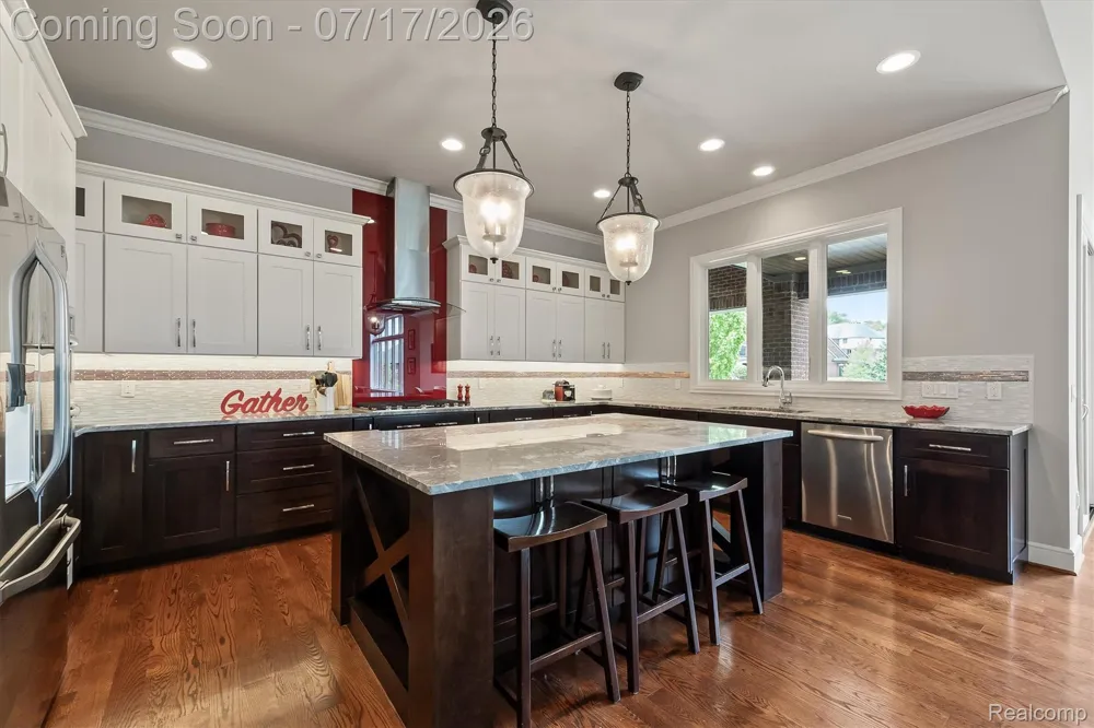 602 Wellington Circle Rochester Hills City, MI 48309
