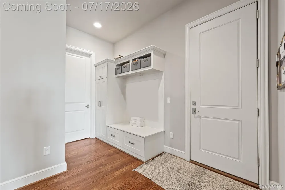 602 Wellington Circle Rochester Hills City, MI 48309