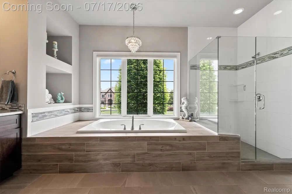 602 Wellington Circle Rochester Hills City, MI 48309