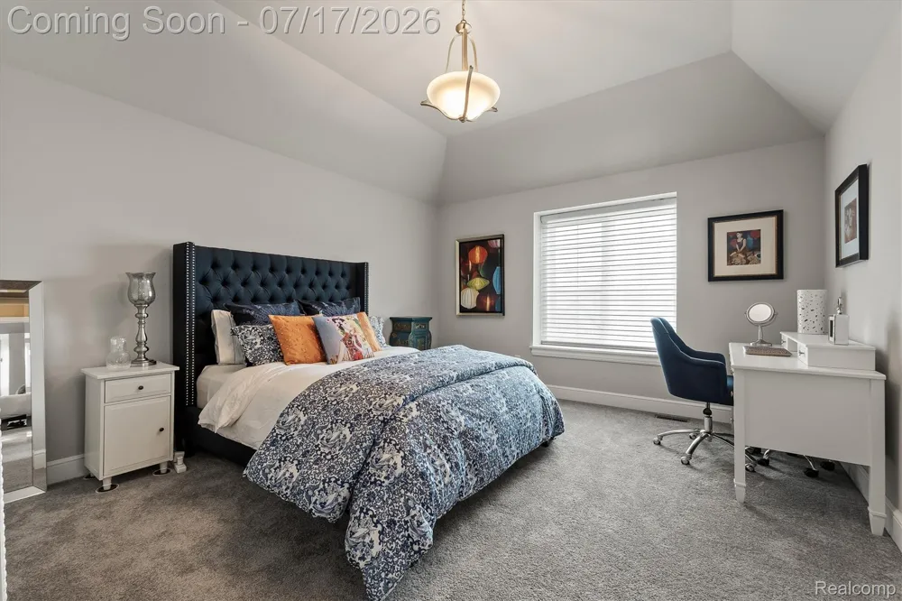 602 Wellington Circle Rochester Hills City, MI 48309