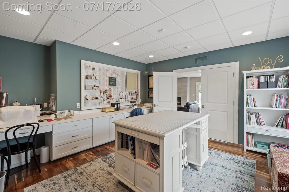 602 Wellington Circle Rochester Hills City, MI 48309