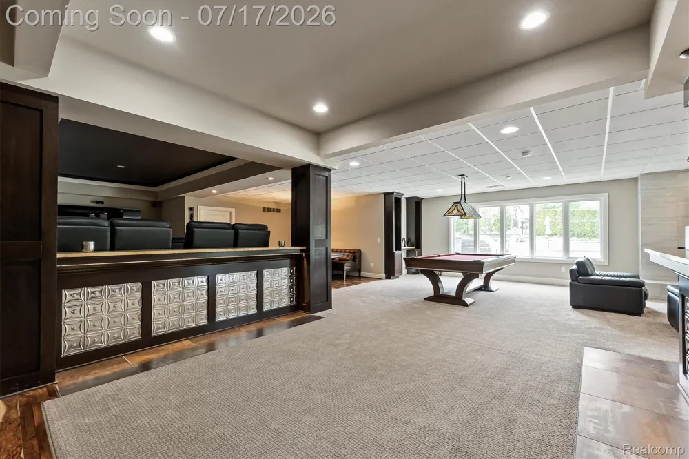 602 Wellington Circle Rochester Hills City, MI 48309