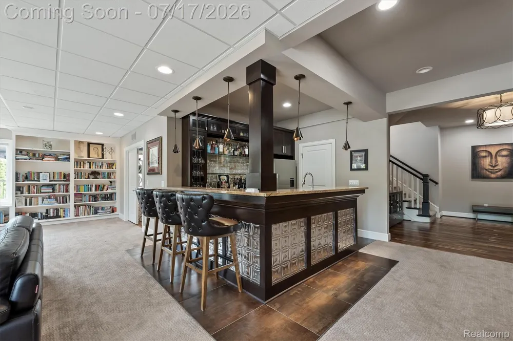 602 Wellington Circle Rochester Hills City, MI 48309