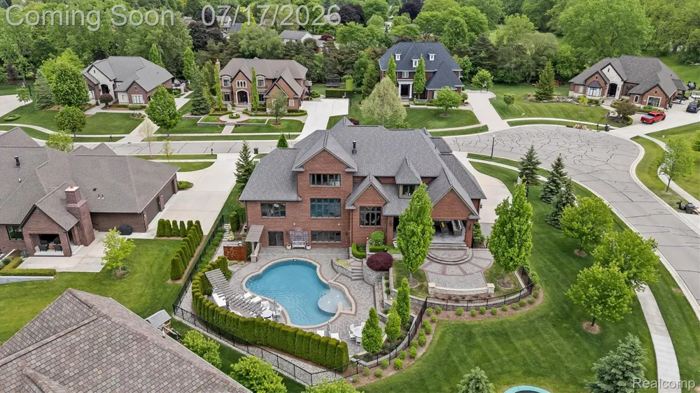 602 Wellington Circle Rochester Hills City, MI 48309