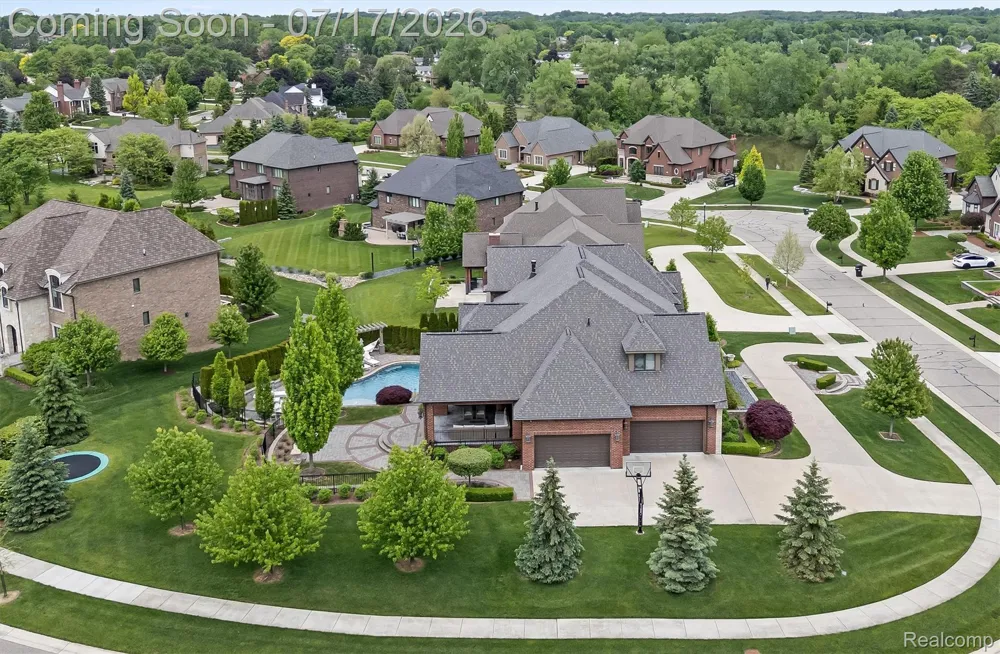 602 Wellington Circle Rochester Hills City, MI 48309