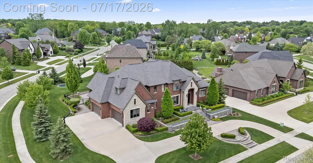 602 Wellington Circle Rochester Hills City, MI 48309