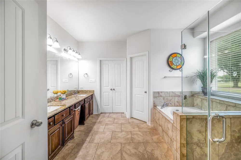 559 County Road 002 Hallettsville, TX 77964