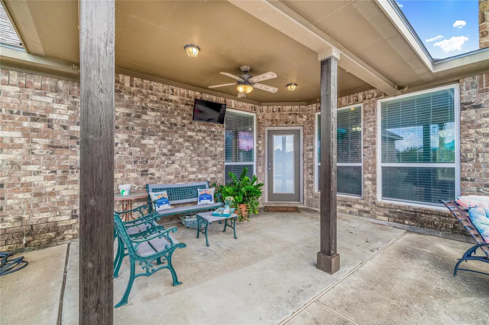559 County Road 002 Hallettsville, TX 77964