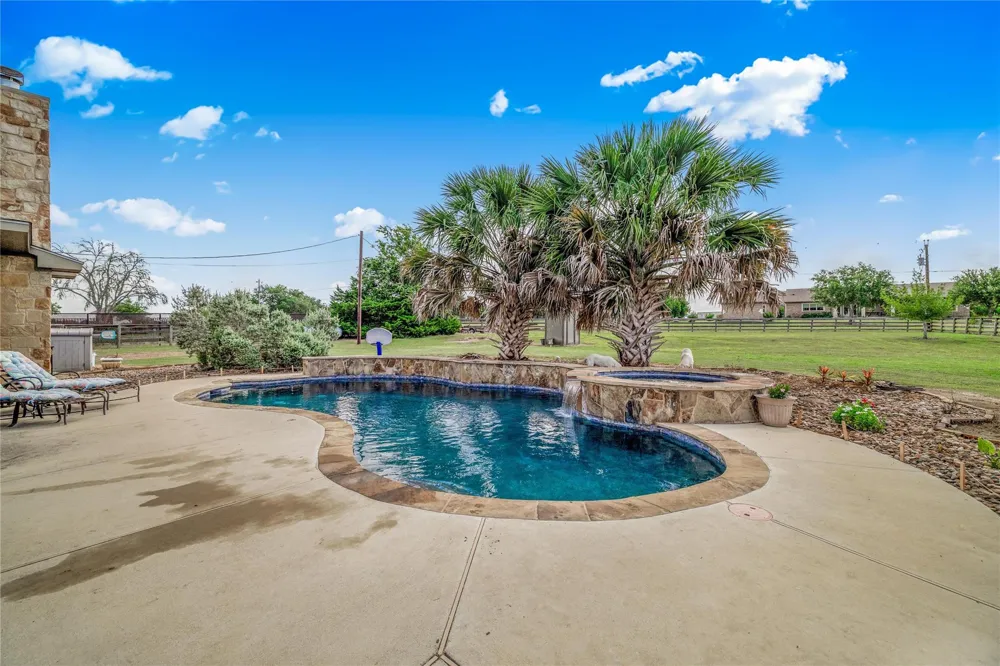 559 County Road 002 Hallettsville, TX 77964