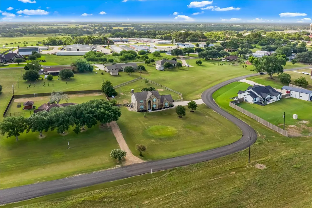 559 County Road 002 Hallettsville, TX 77964