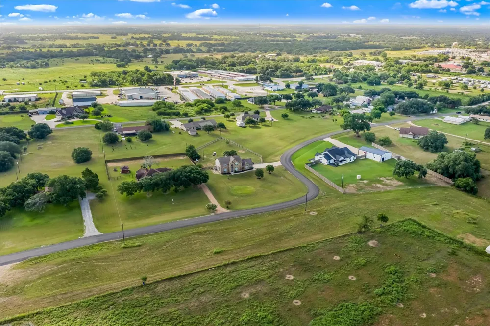 559 County Road 002 Hallettsville, TX 77964