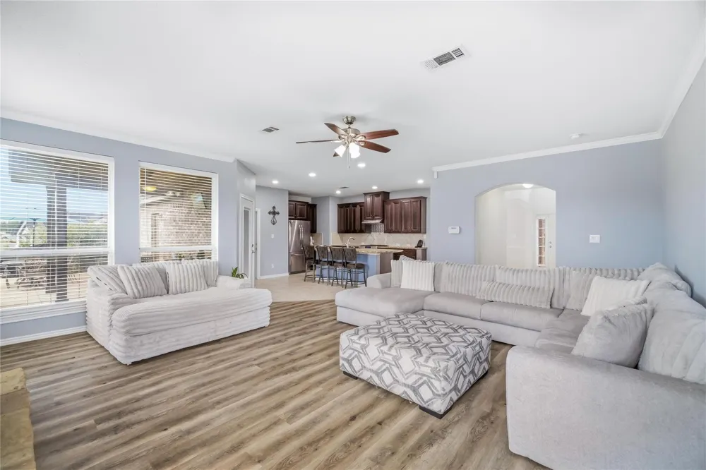 559 County Road 002 Hallettsville, TX 77964