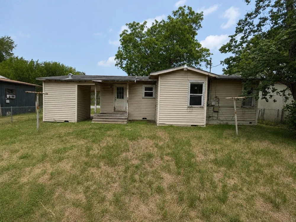 221 Charlotte Drive Port Lavaca, TX 77979