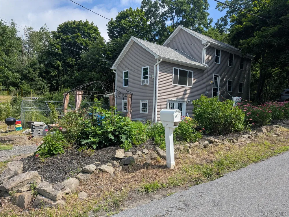 122 Castle High Road Middletown, NY 10940
