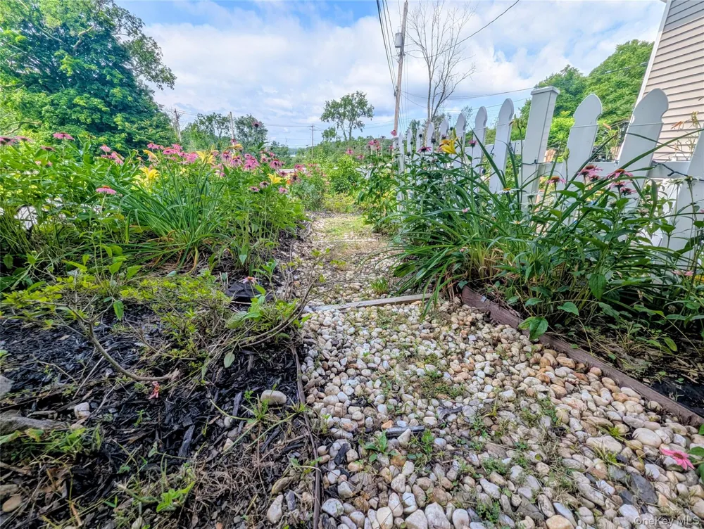 122 Castle High Road Middletown, NY 10940