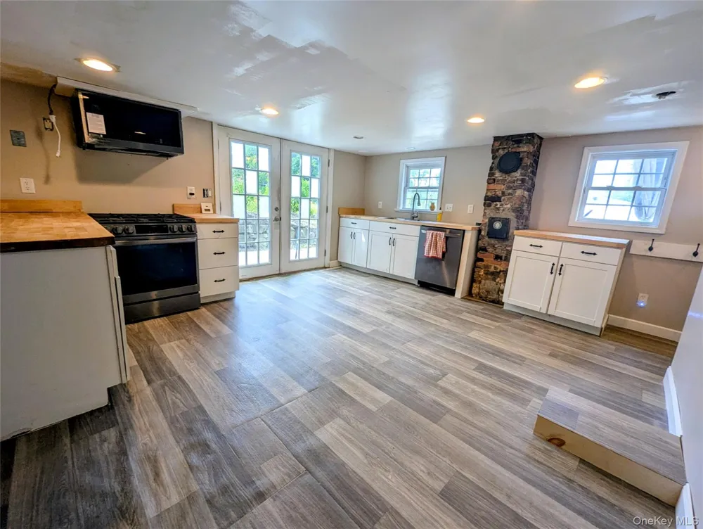 122 Castle High Road Middletown, NY 10940