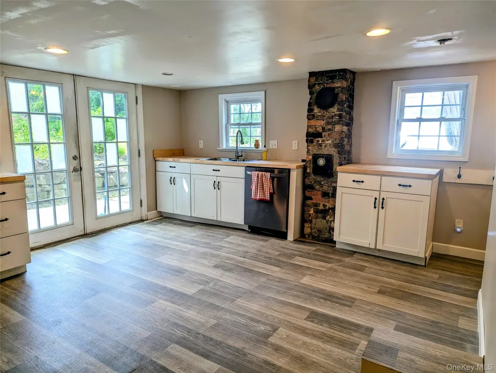 122 Castle High Road Middletown, NY 10940