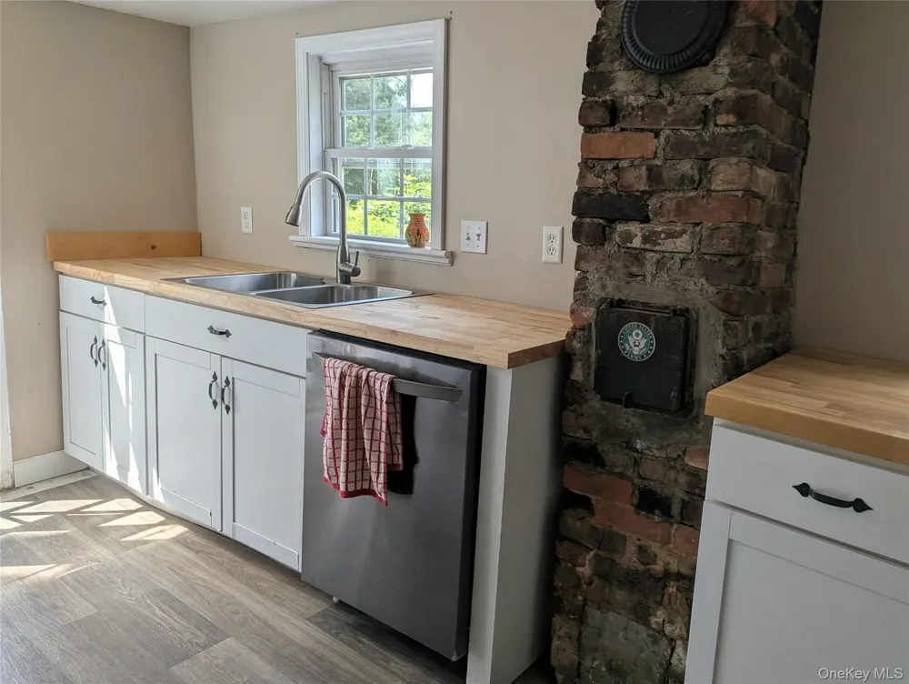 122 Castle High Road Middletown, NY 10940
