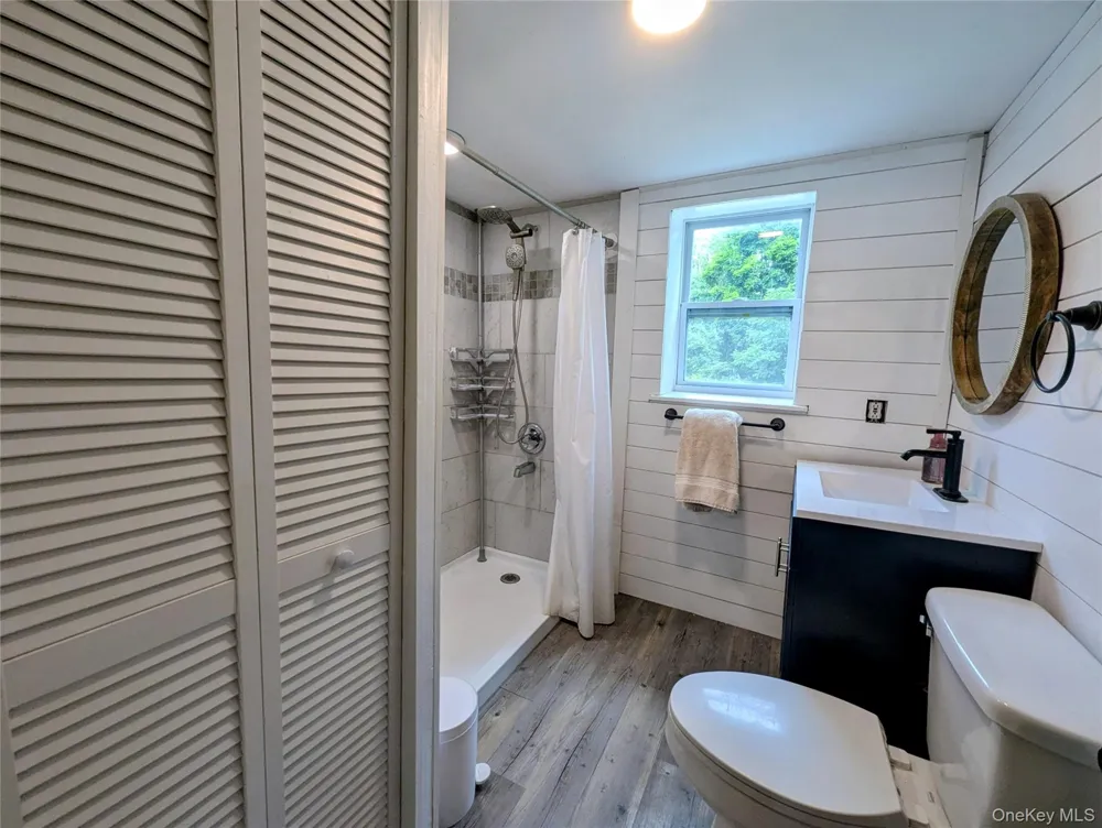 122 Castle High Road Middletown, NY 10940