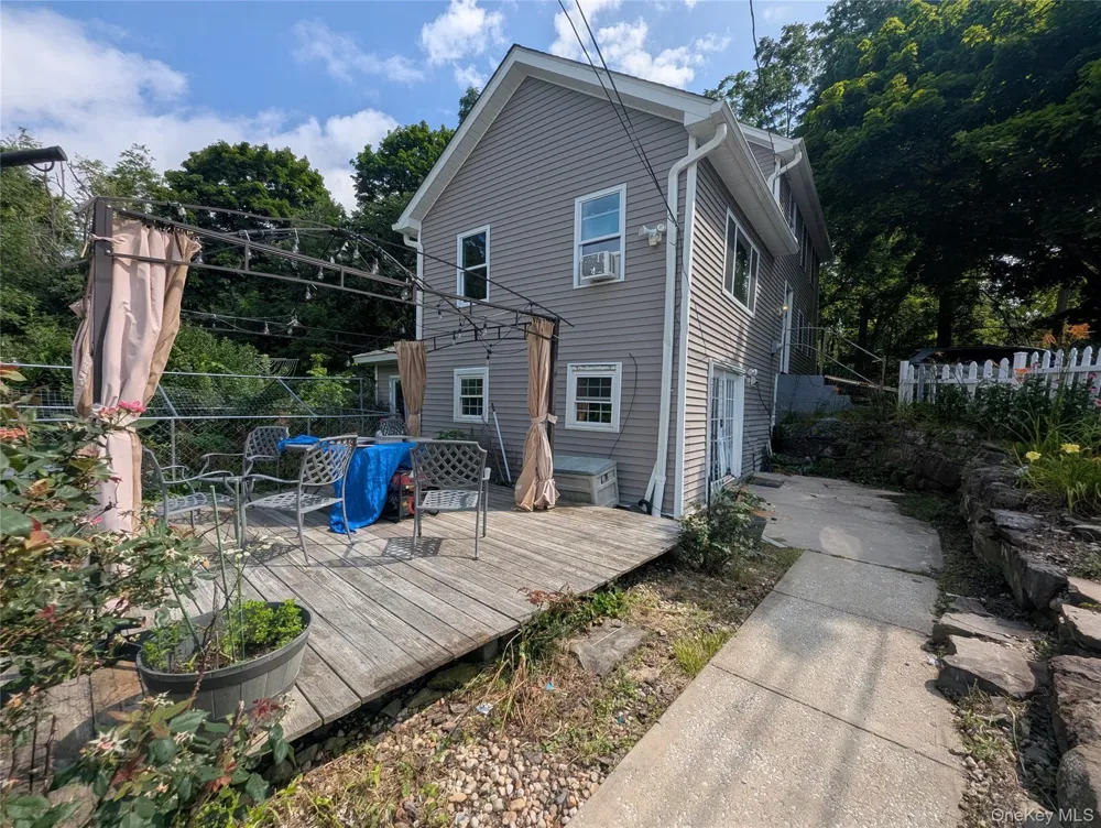 122 Castle High Road Middletown, NY 10940