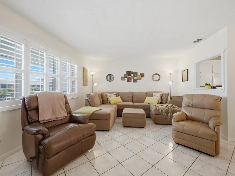 350 Horizons E #302 Boynton Beach, FL 33435