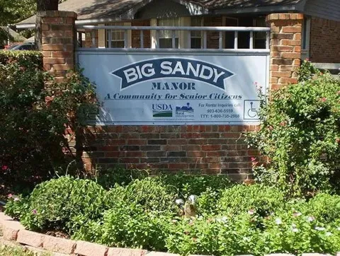 615 Robinson Rd