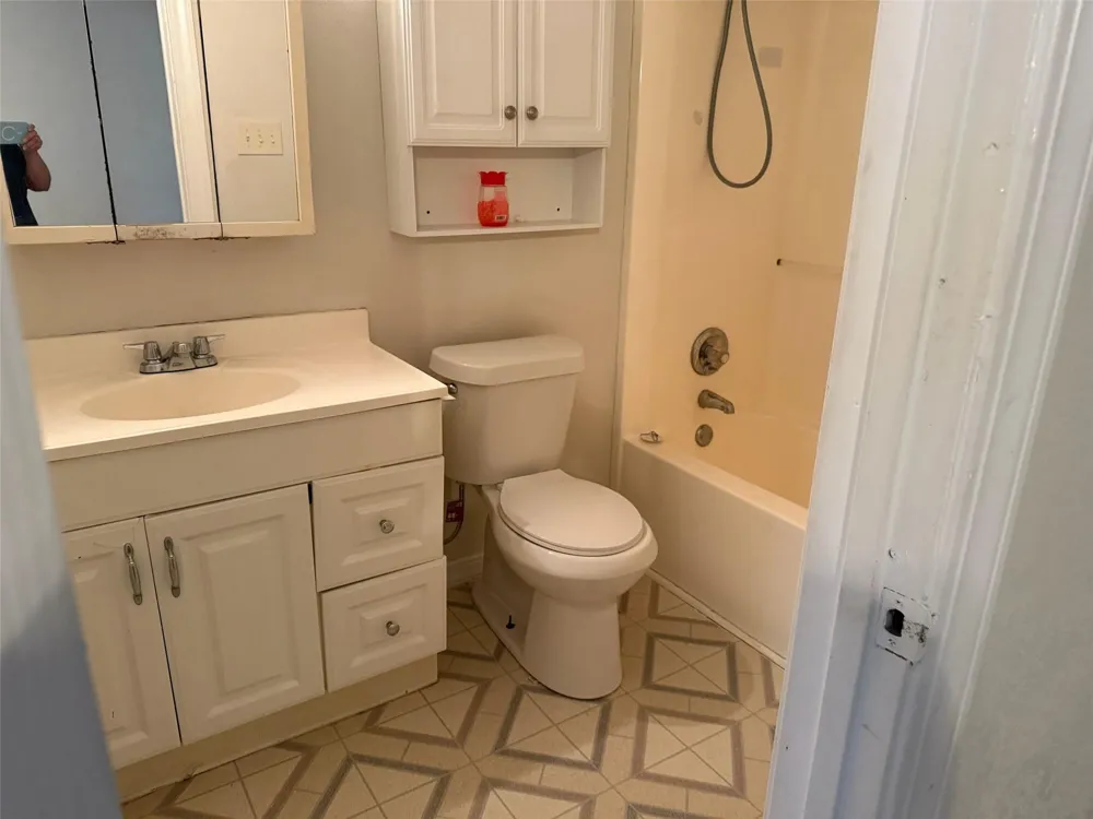 2000 Silver Oaks Drive Orange, TX 77632