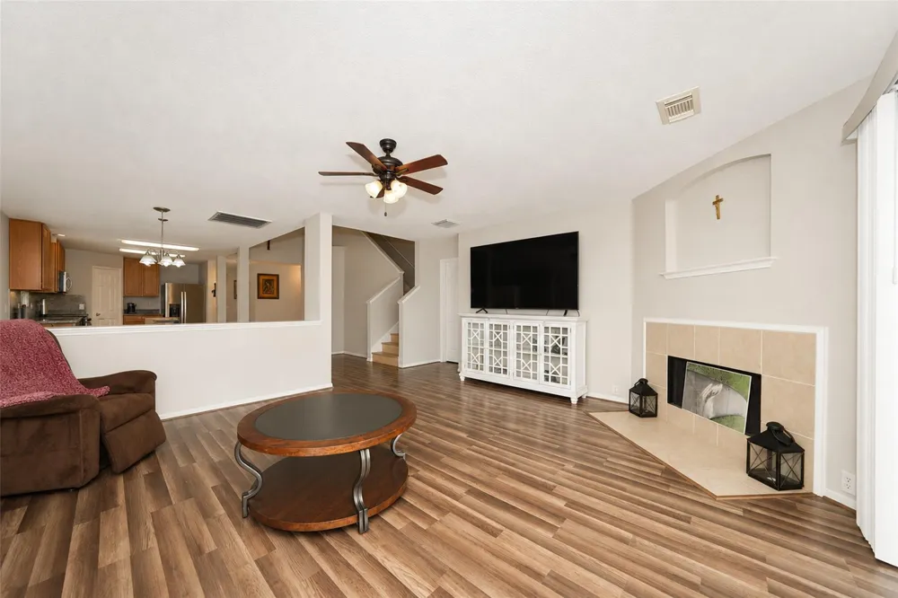 17435 S Summit Canyon Drive Houston, TX 77095