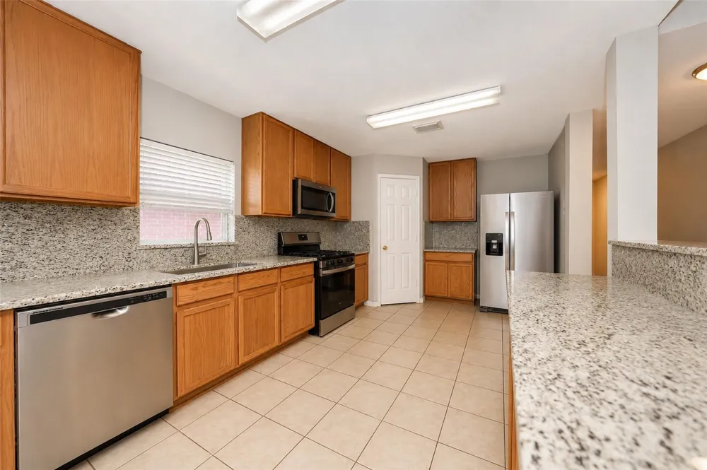17435 S Summit Canyon Drive Houston, TX 77095