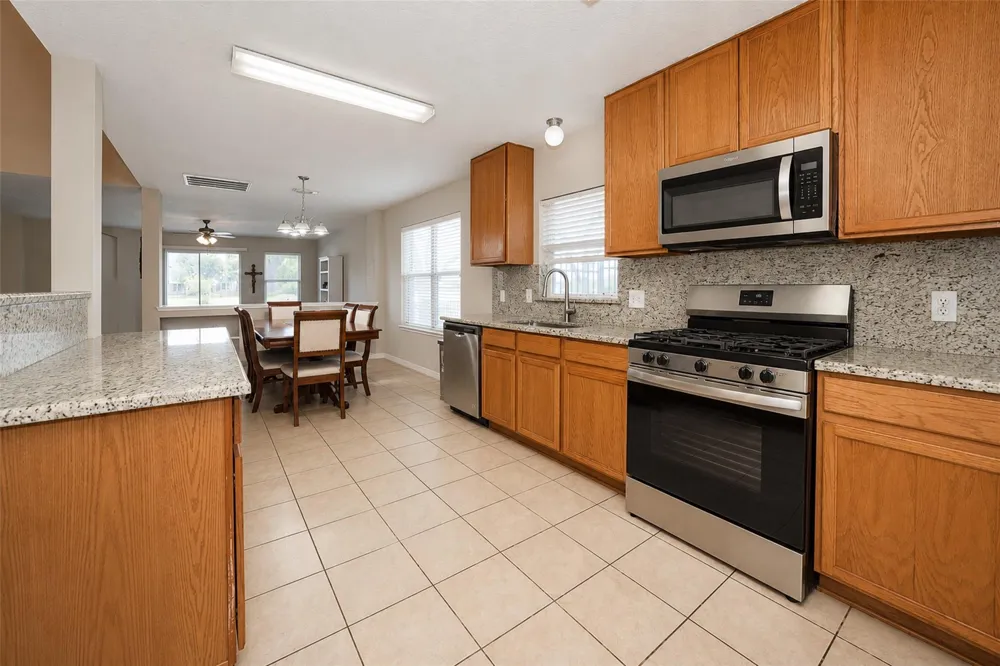 17435 S Summit Canyon Drive Houston, TX 77095
