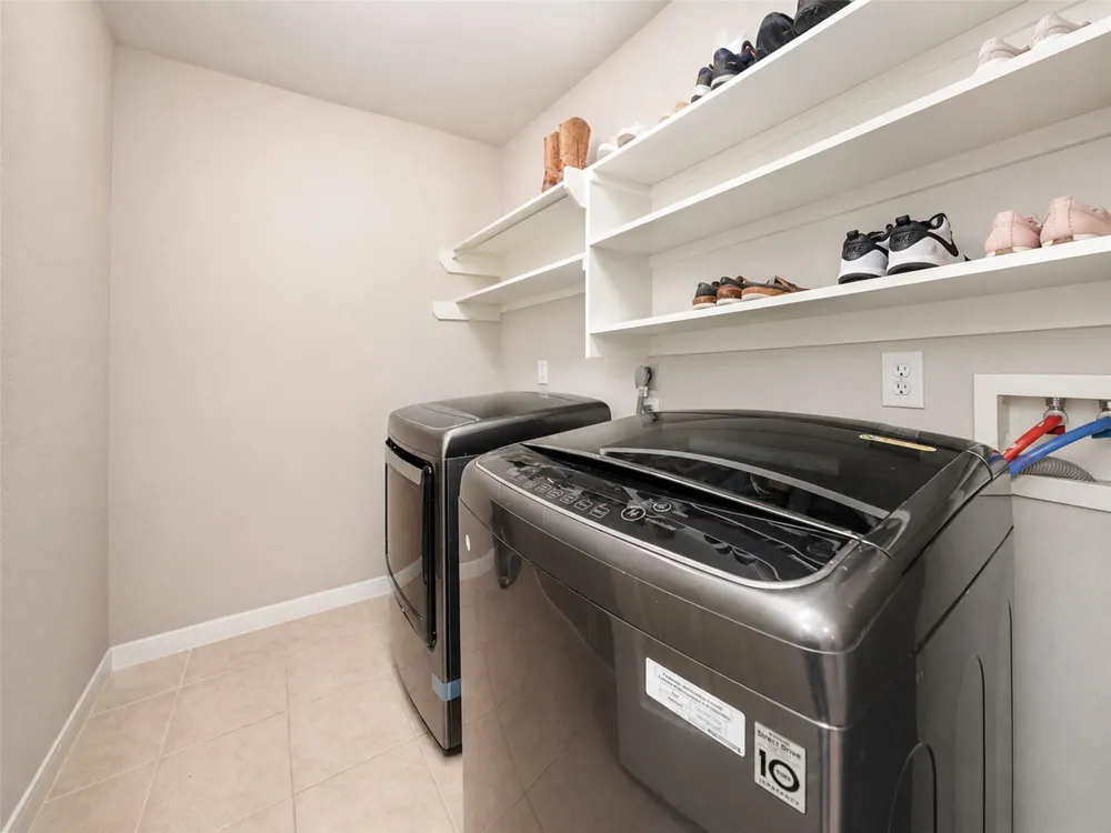 17435 S Summit Canyon Drive Houston, TX 77095