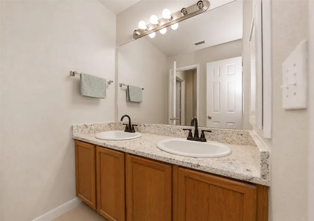 17435 S Summit Canyon Drive Houston, TX 77095