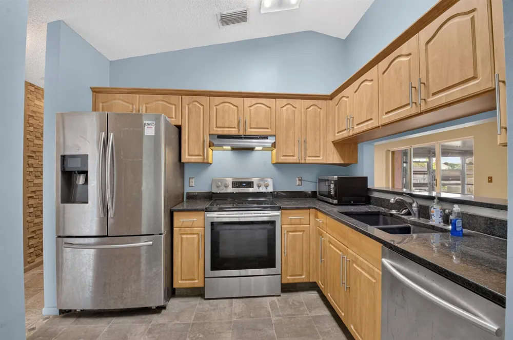6773 Alden Ridge Drive Boynton Beach, FL 33437