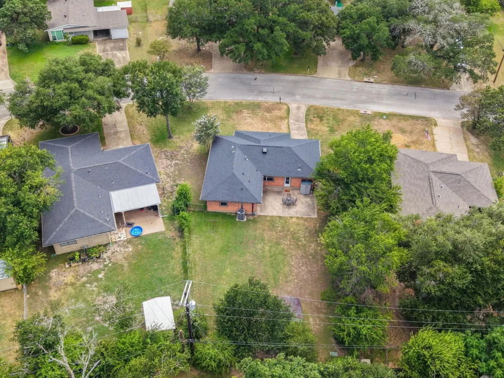 1915 Vinewood Drive Bryan, TX 77802