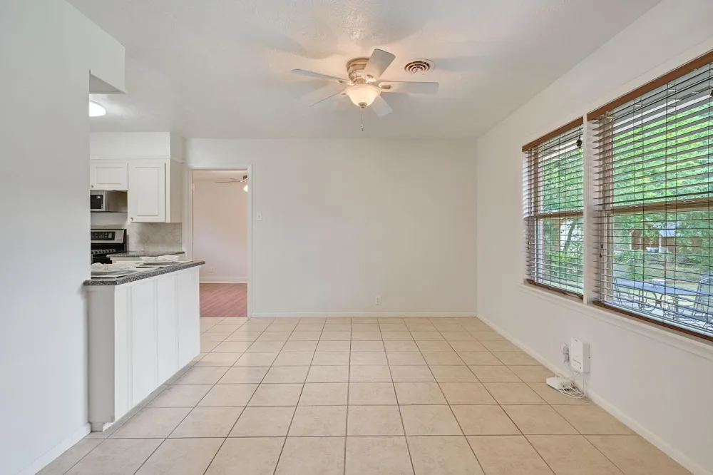 1915 Vinewood Drive Bryan, TX 77802