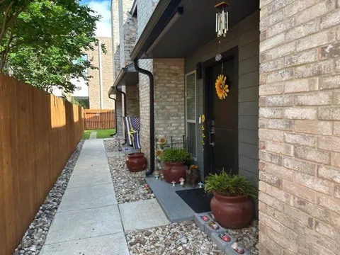 2718 Old Field Drive #101