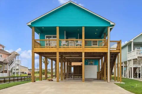 923 Tidelands Drive