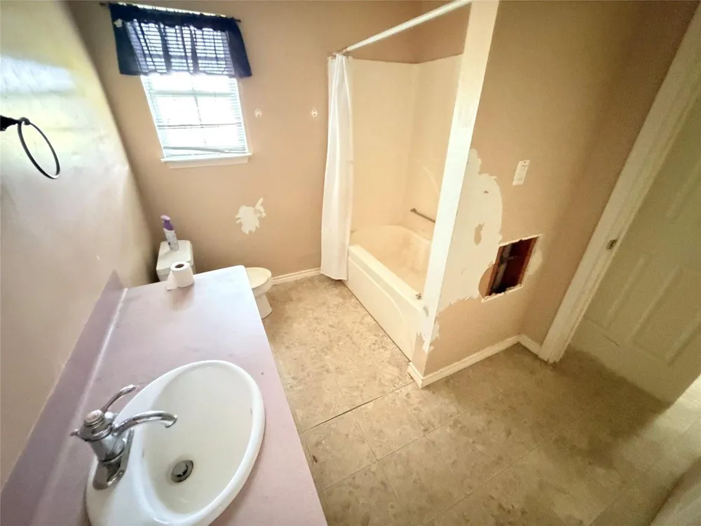 1210 County Road 2099 Liberty, TX 77575