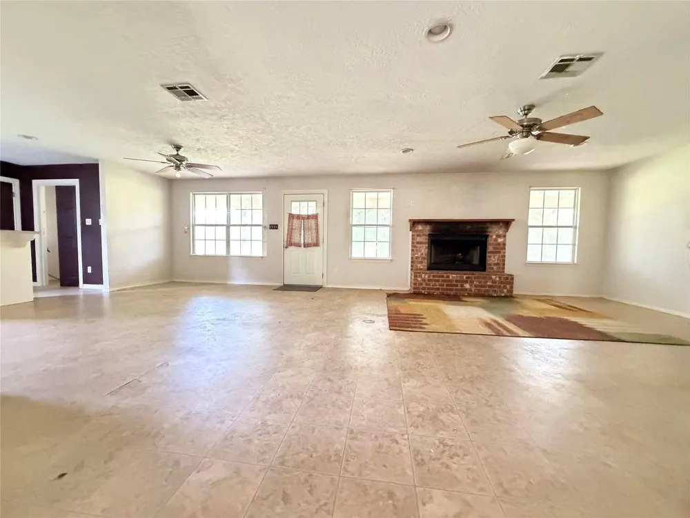 1210 County Road 2099 Liberty, TX 77575