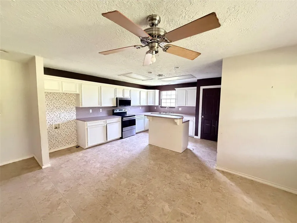 1210 County Road 2099 Liberty, TX 77575