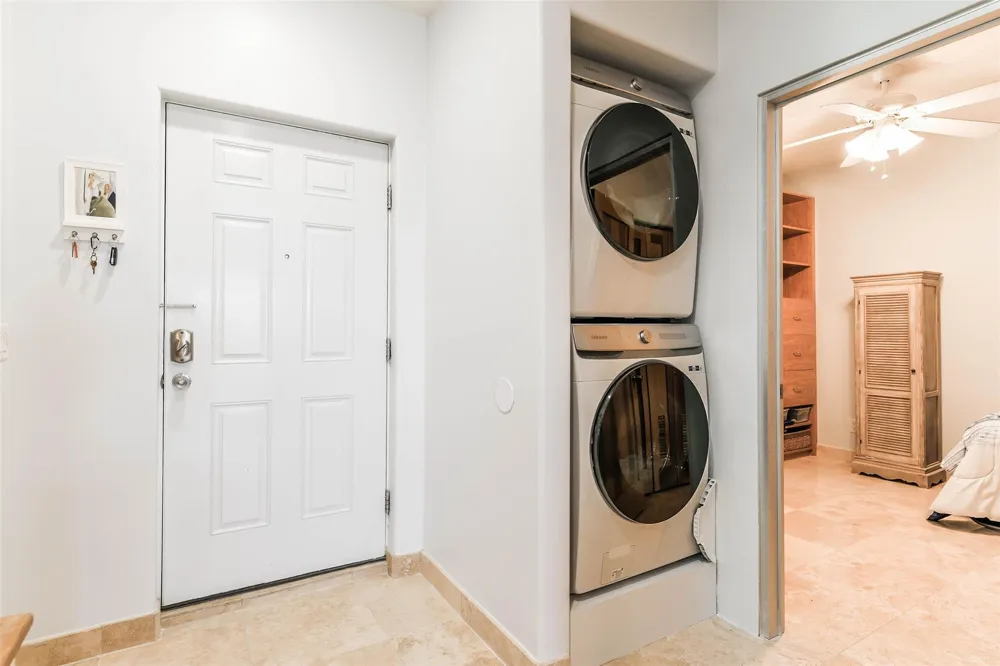 9420 Seawall Boulevard #602 Galveston, TX 77554