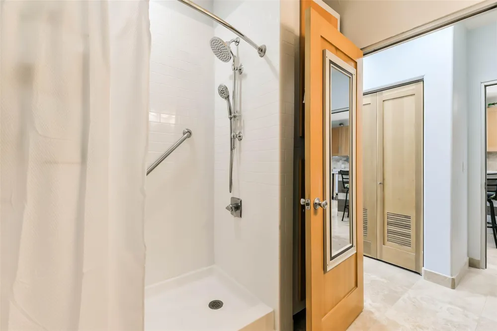 9420 Seawall Boulevard #602 Galveston, TX 77554