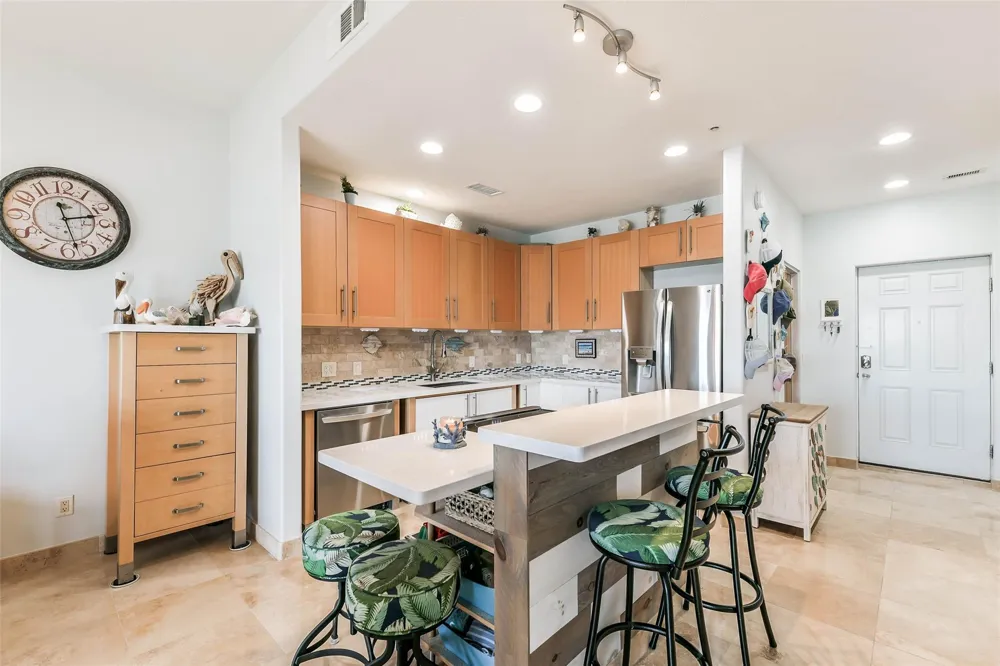 9420 Seawall Boulevard #602 Galveston, TX 77554