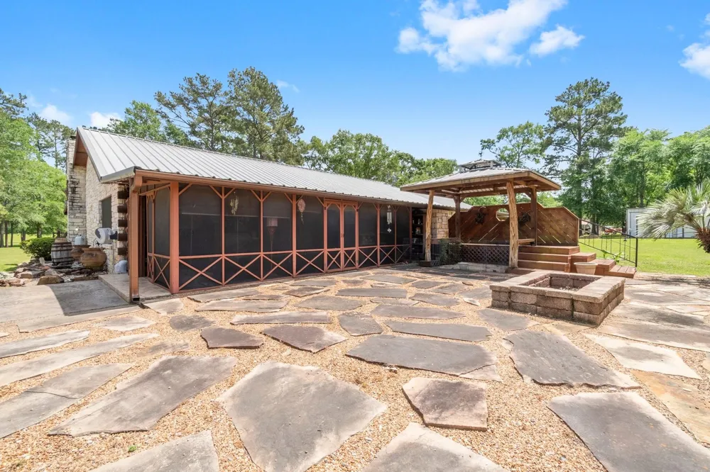 51 Bullock Lane Shepherd, TX 77371
