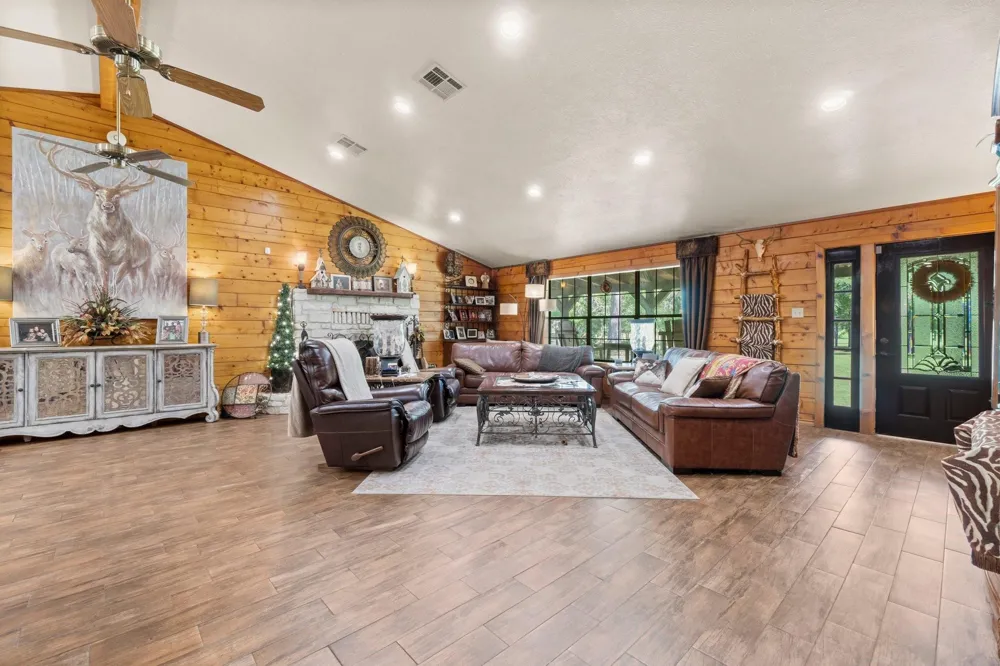 51 Bullock Lane Shepherd, TX 77371